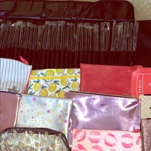 make up brushes && make up bags